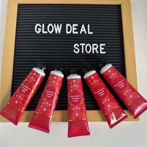 NWT - BBW - Strawberry Pound Cake Hand Cream
